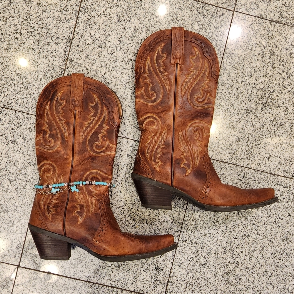 Ariat cowboy boots size 8
